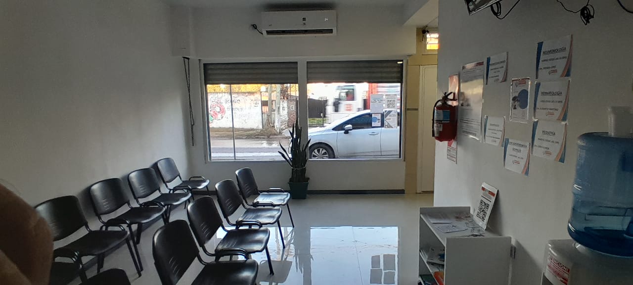 Sala de espera médica moderna